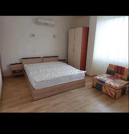 St. Vlas Apartment *